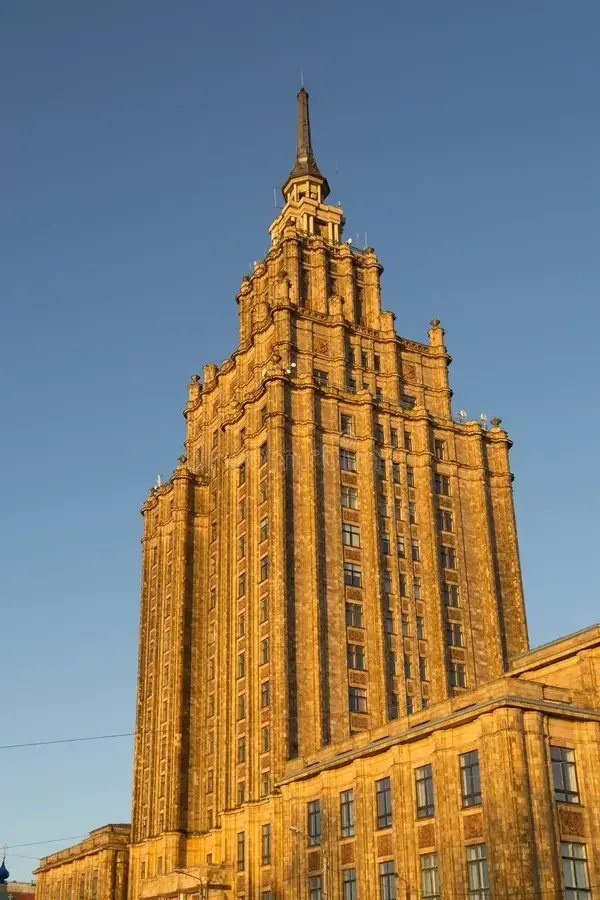 Здание Латвийской академии наук в Риге, где находится студия